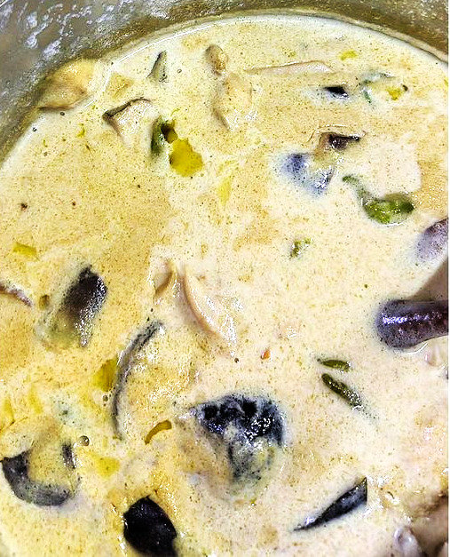 white thai curry